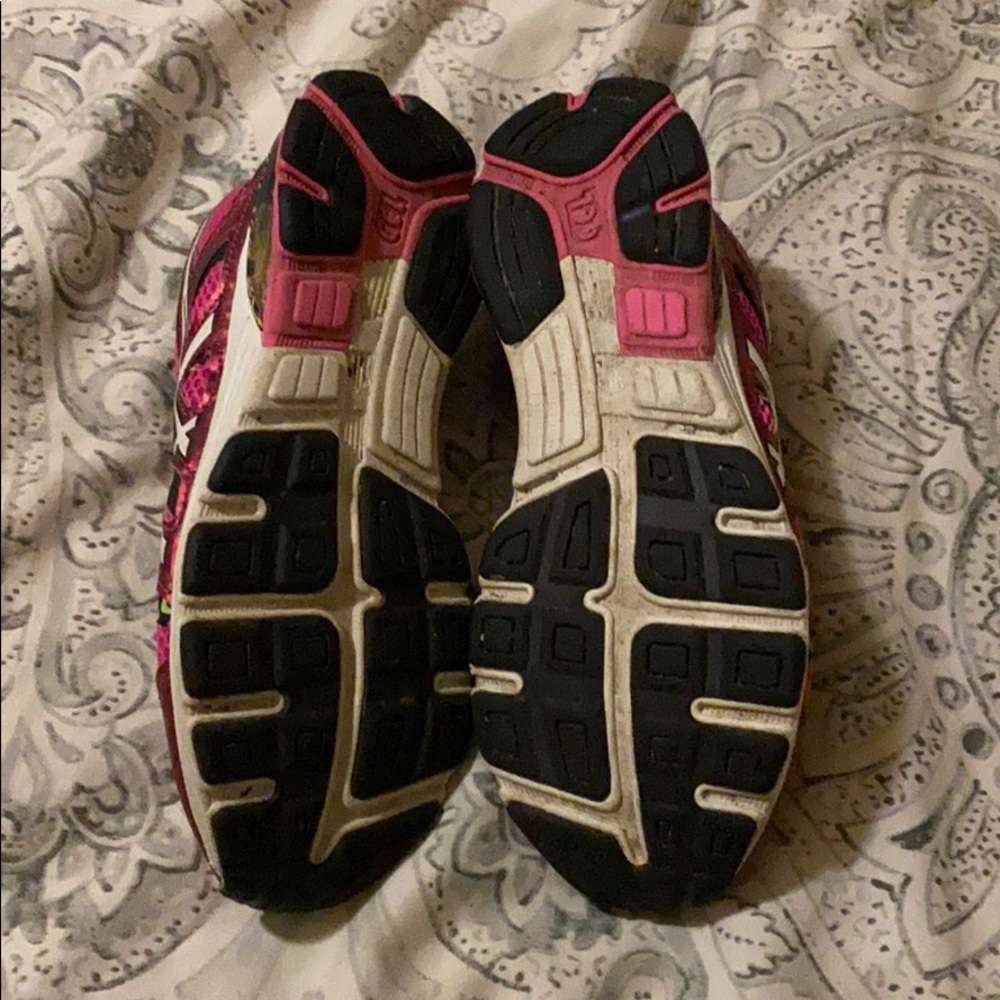 Pink ASICS - Picture 4 of 5